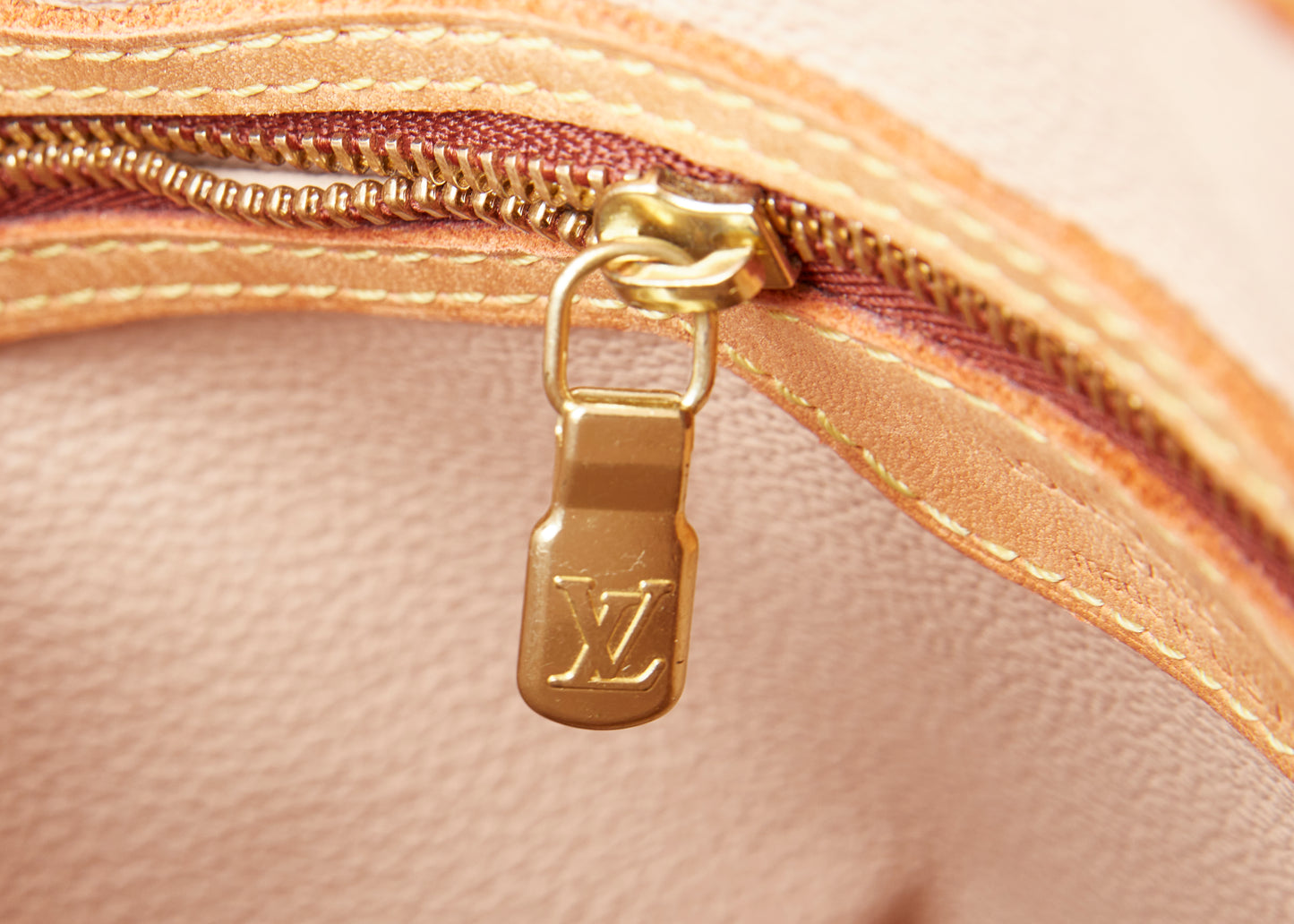 Tas Louis Vuitton Bucket Bag 80561 Semi Platinum (Kode: LVT688) 