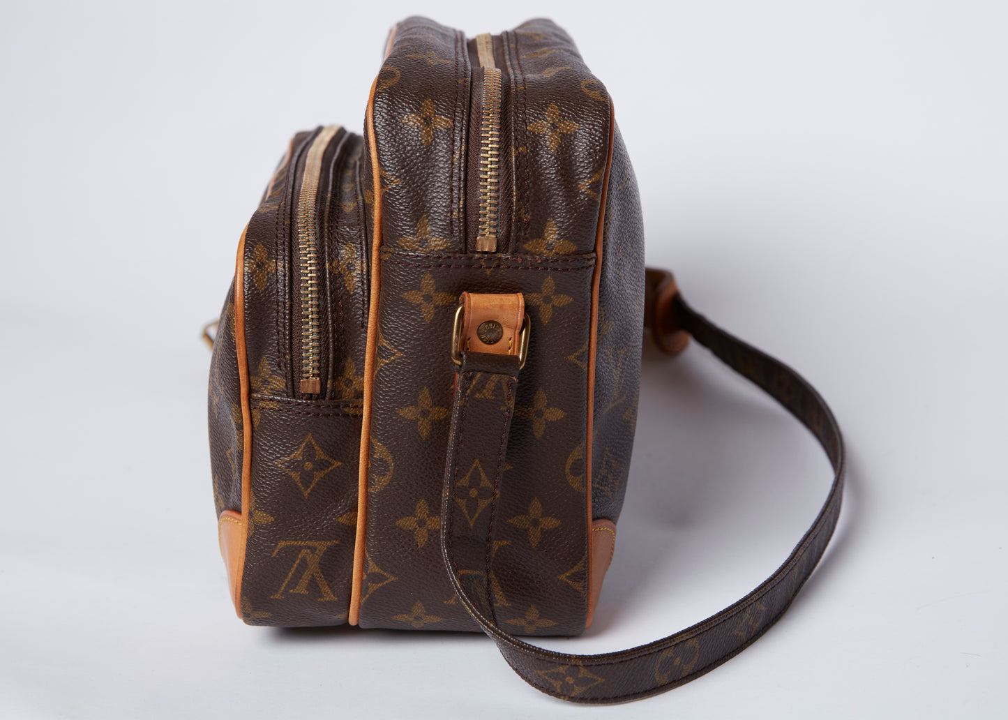 Louis Vuitton Nile Crossbody Monogram Bag – Bagaholic