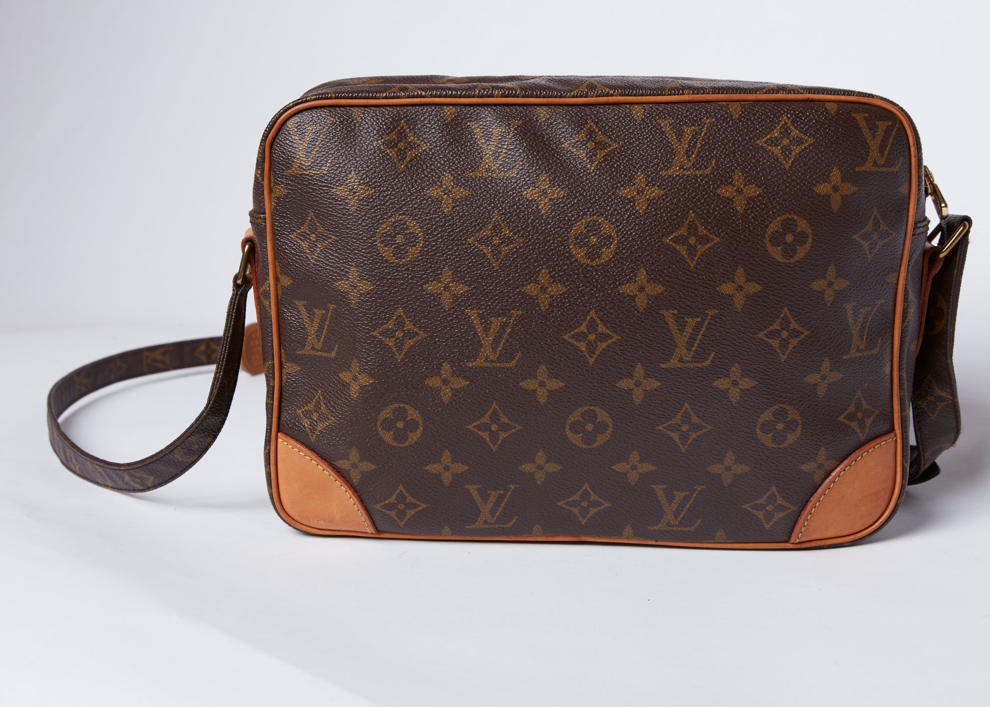 Nile leather crossbody bag Louis Vuitton Brown in Leather - 30724891