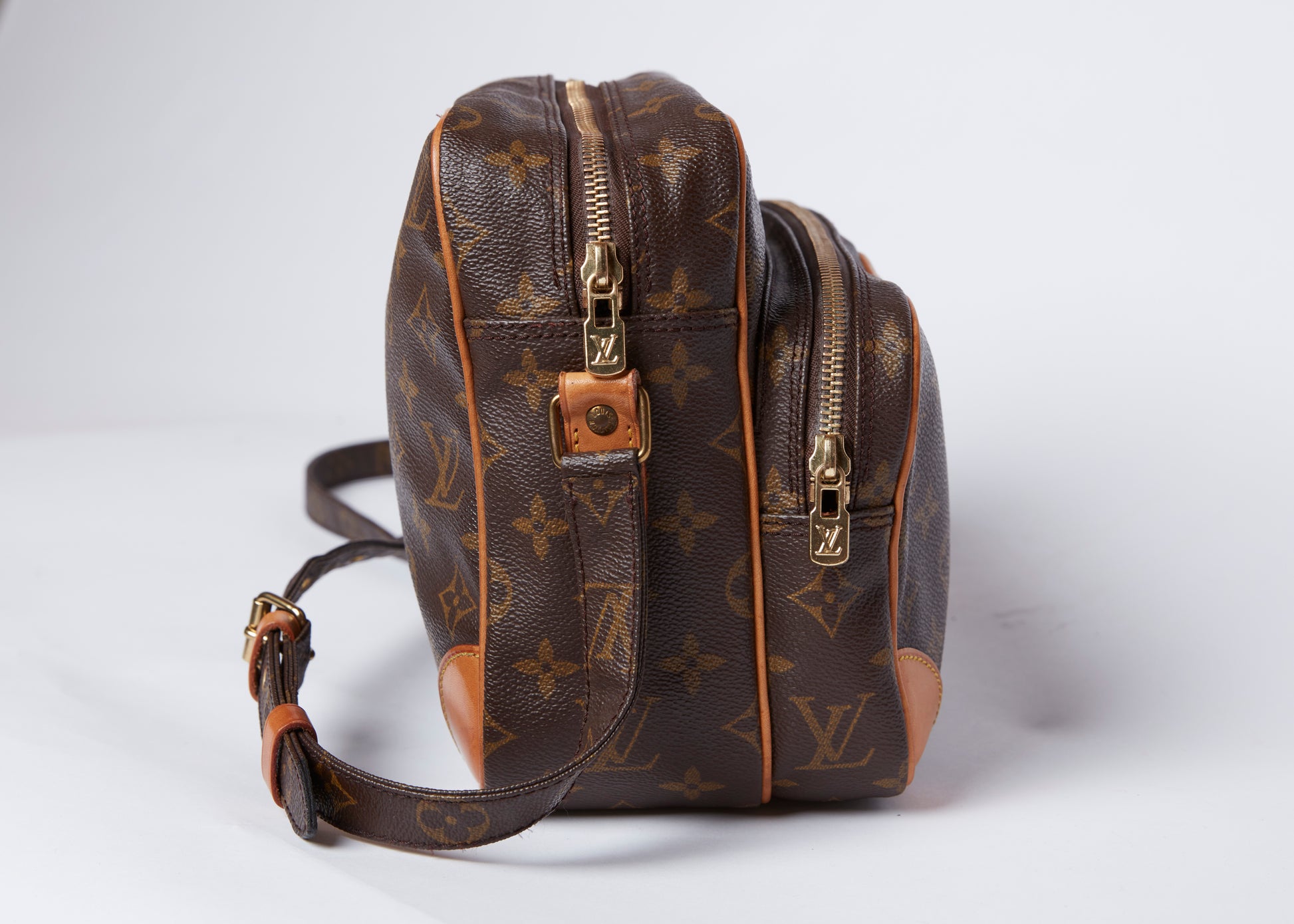 LOUIS VUITTON Nile Crossbody Shoulder Bag Monogram Leather Brown M45244  86MZ118