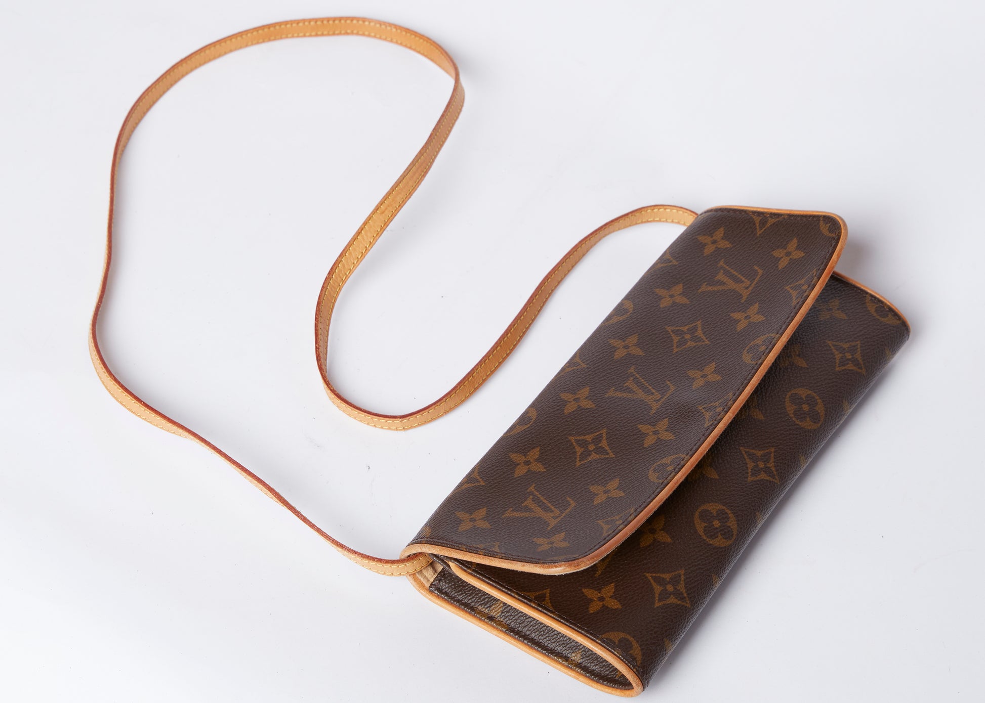 Louis Vuitton 2 Way Eva Pochette - ADL1620 – LuxuryPromise
